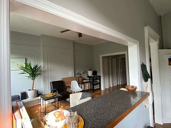 5th image of 186 Vernon Ave #3B