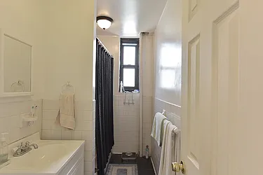 Sold by LEE & ASSOCIATES NYC RESIDENTIAL LLC