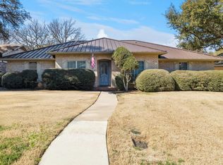 4212 Lake Vista Dr, Benbrook, TX 76132