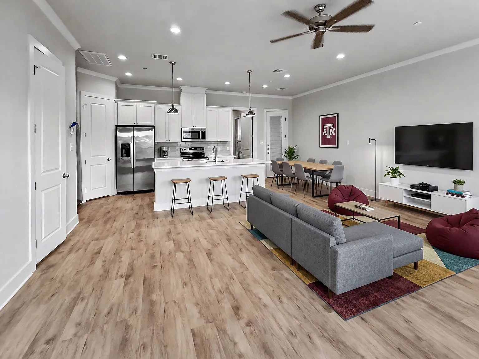 8 bed, 8.5 bath, 3685 sqft, $9,280 — Photo 4