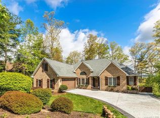 77 Ashley Woods Dr, Arden, NC 28704