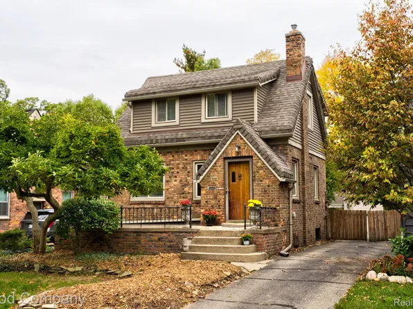 886 W Drayton St, Ferndale, MI 48220