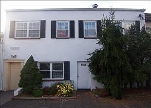 2nd image of 98 Broadway #2