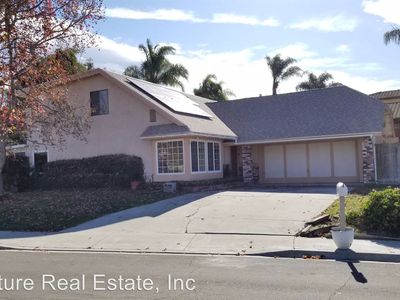 913 Chablis Ln, Vista, CA, 92083
