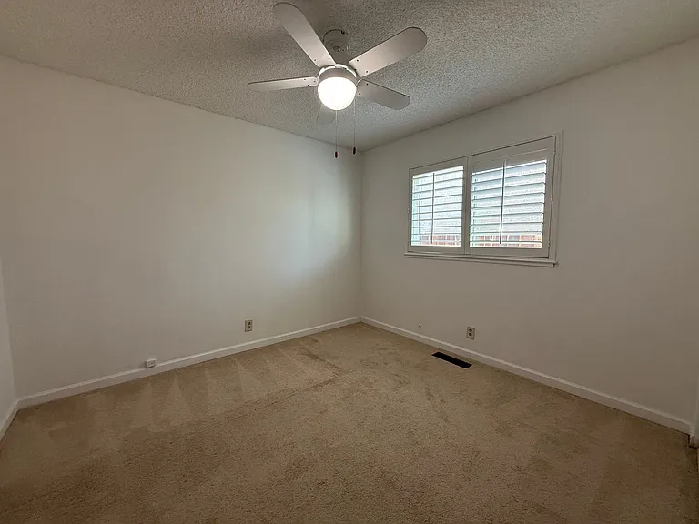 3257 Tenley Dr — Photo 14