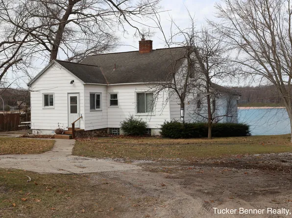 2378 Duff Rd, Twin Lake, MI 49457