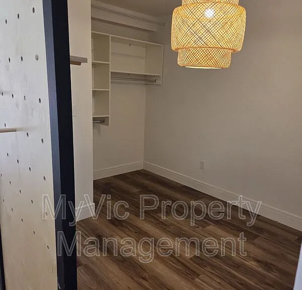8015 102nd St NW #BACHELOR — Photo 11