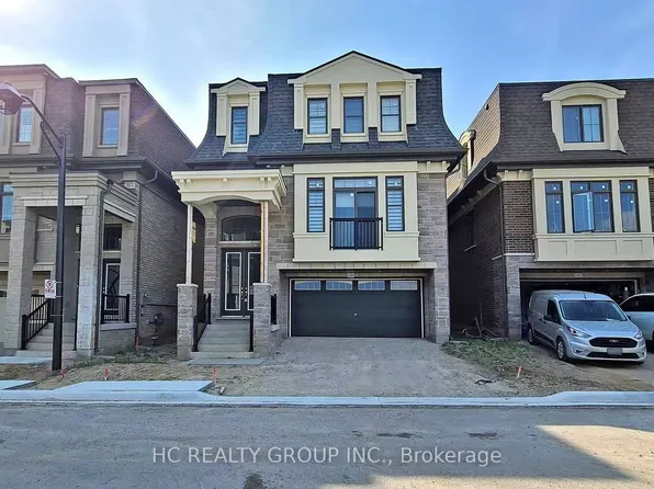 2123 Royal Gala Cir, Mississauga, ON L4Y 0H2