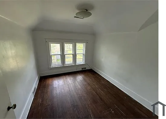 2 bed, 700 sqft, $750 — Photo 3