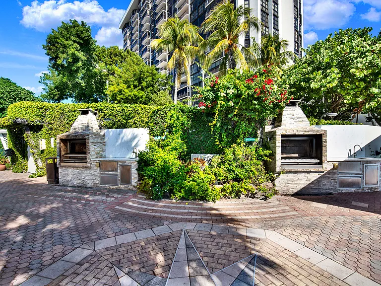 1925 Brickell Ave #PENTHOUSE — Photo 16