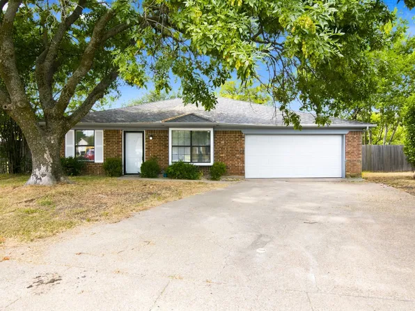 6400 Twin Spruce Ct, Arlington, TX 76018