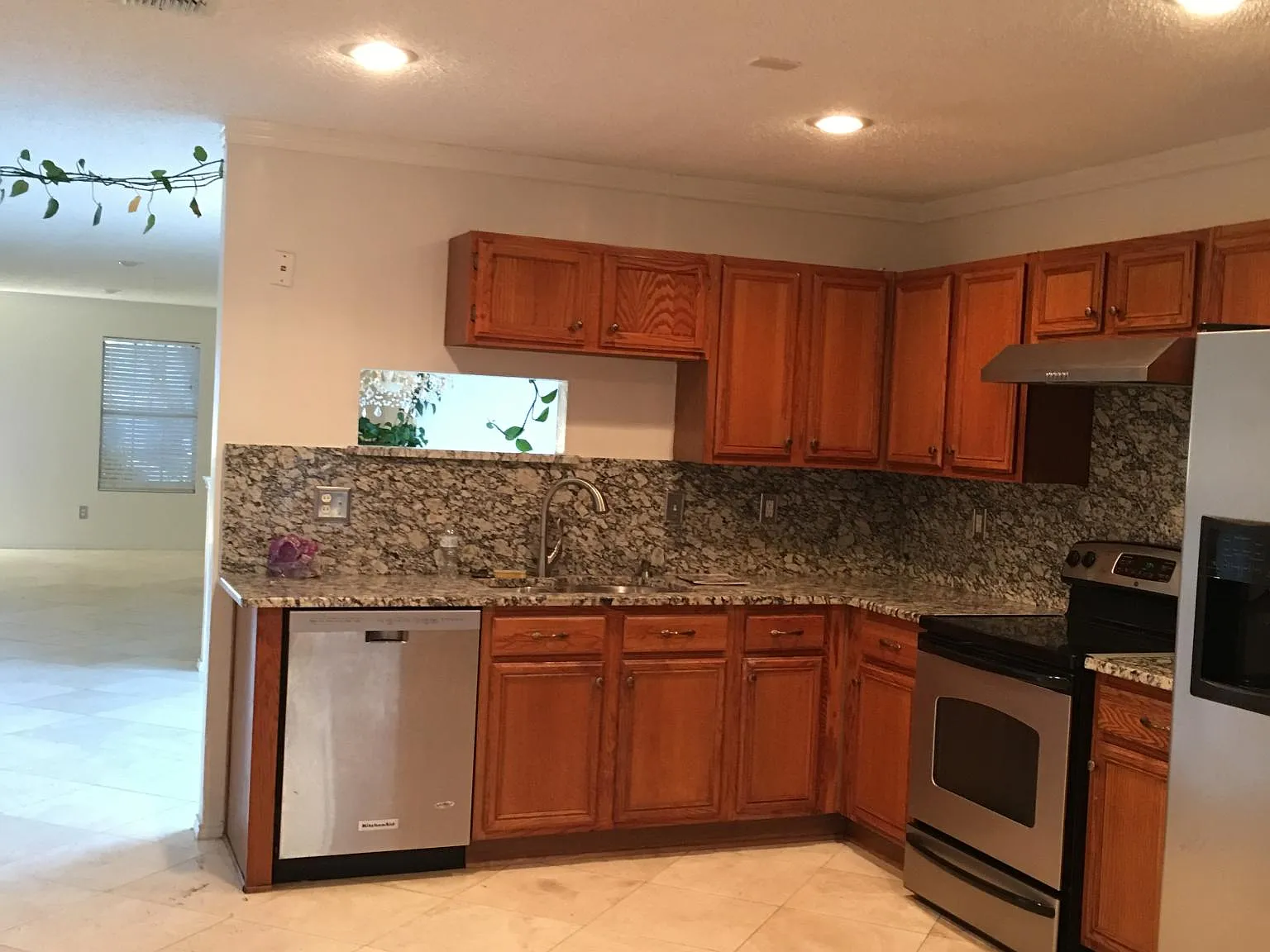 3 bed, 1860 sqft, $1,900 — Photo 4