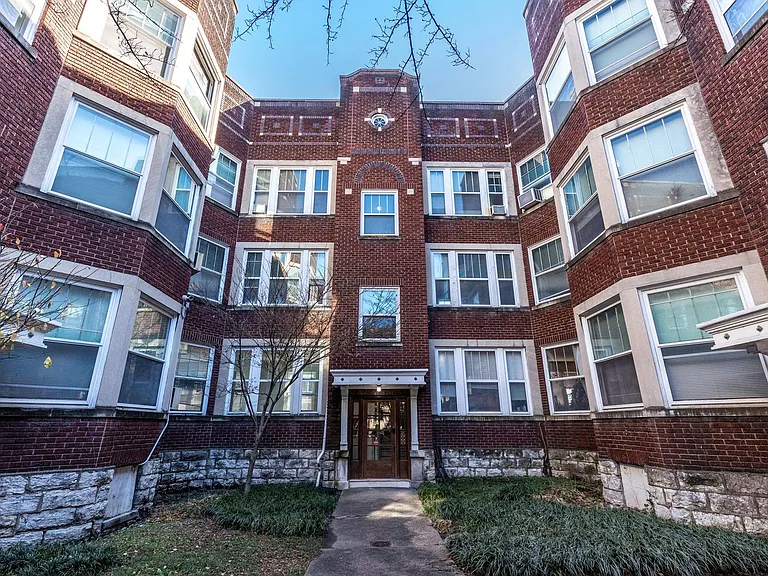 Cavalier Apartments — Photo 36