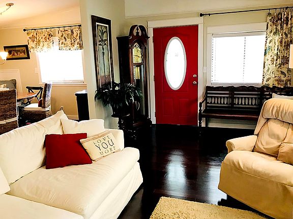3rd image of 947 Lexington Ln #50