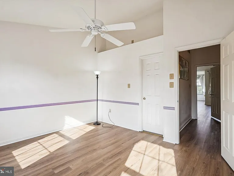2409 Simpkins Farm Dr — Photo 12