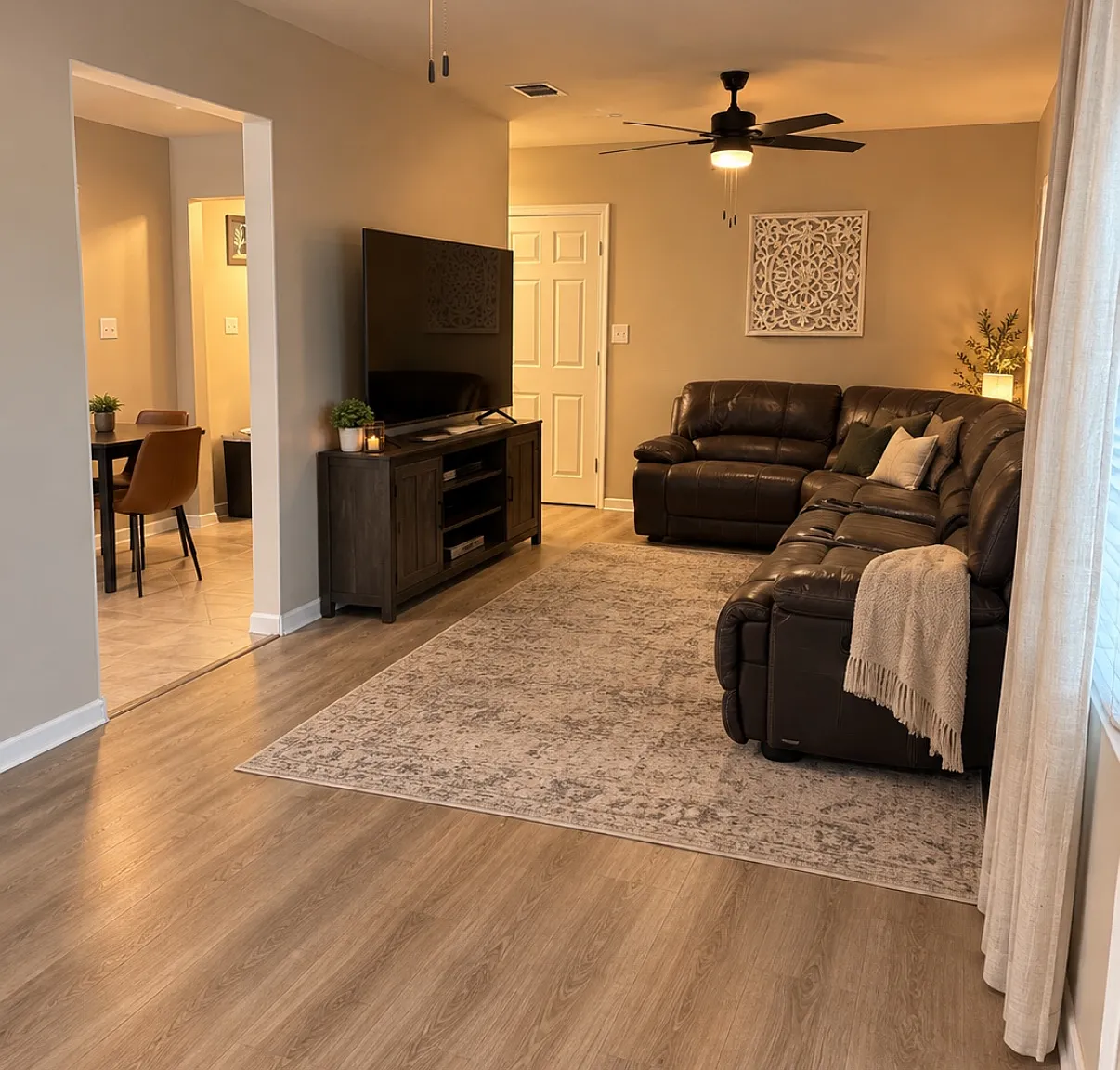 3 bed, 1100 sqft, $2,500 — Photo 3