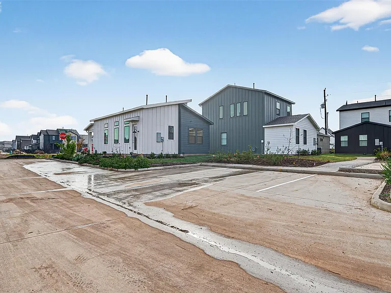 1213 Mercantile St — Photo 36