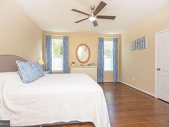 3rd image of 29482 Glenwood Dr
