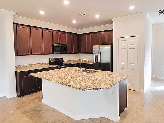 2nd image of 9183 Woodhurst Dr