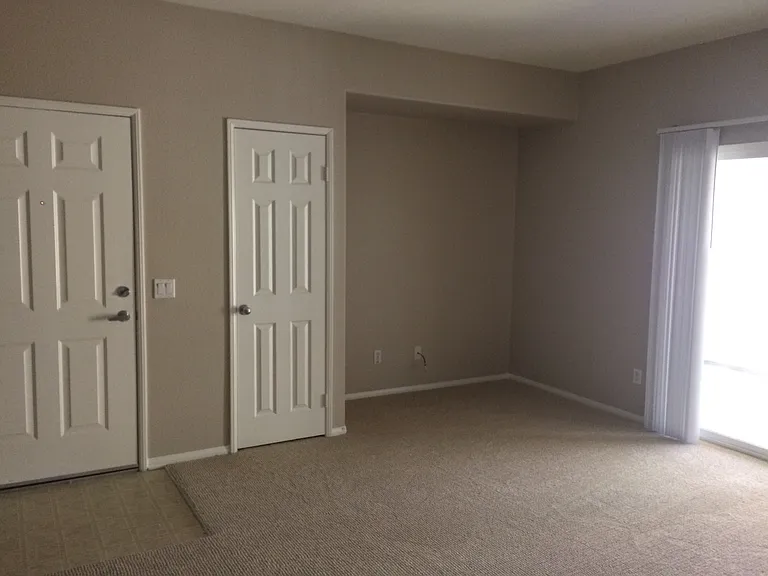 31405 Taylor Ln — Photo 2