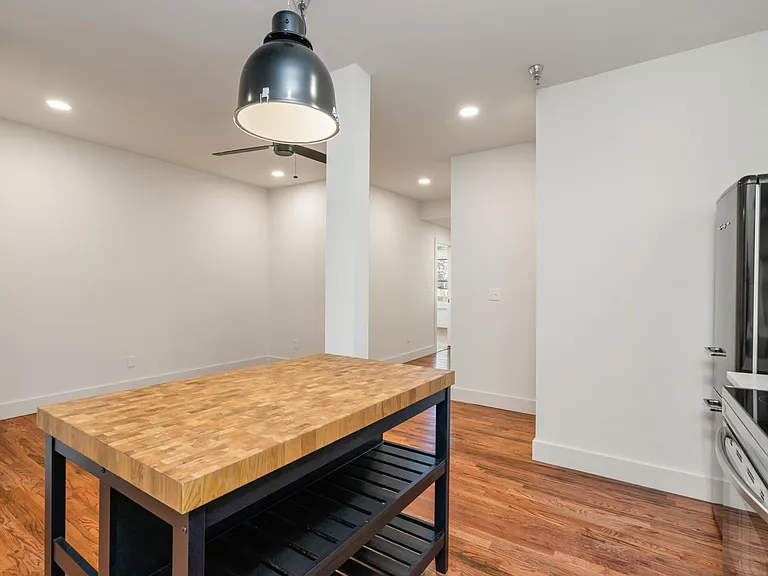 826 N Broadway St #301 — Photo 7