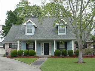 19 Elms Ct, Destrehan, LA 70047