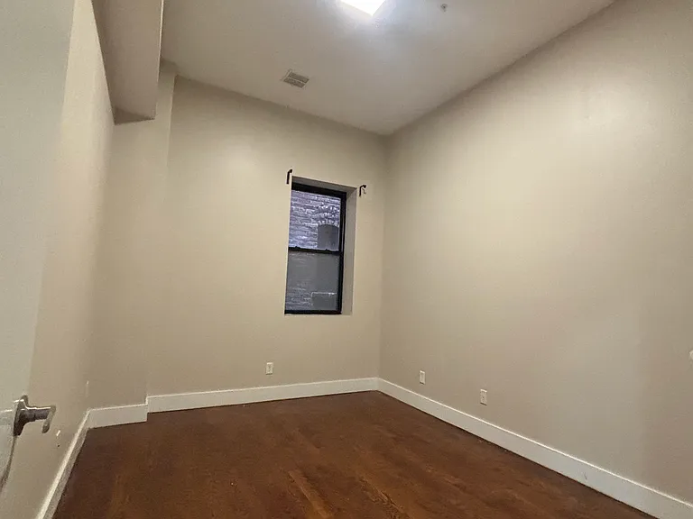 409 Ocean Ave #B — Photo 7