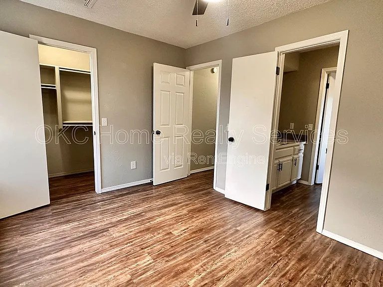 6713 Lyrewood Ln — Photo 24