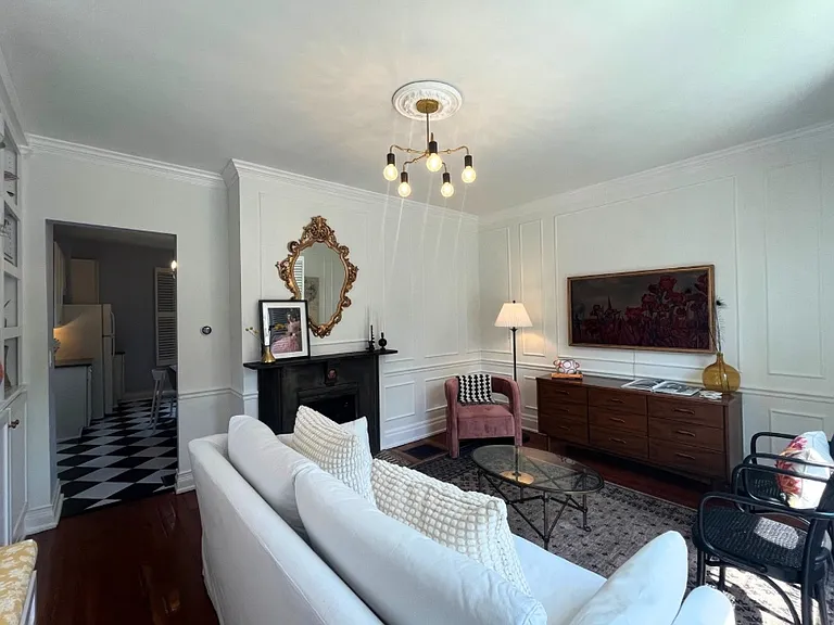 2124 Herrick Ave — Photo 6