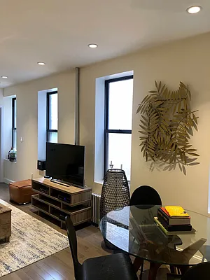 Rented by Urban Real Estate Property Group Inc | media 6