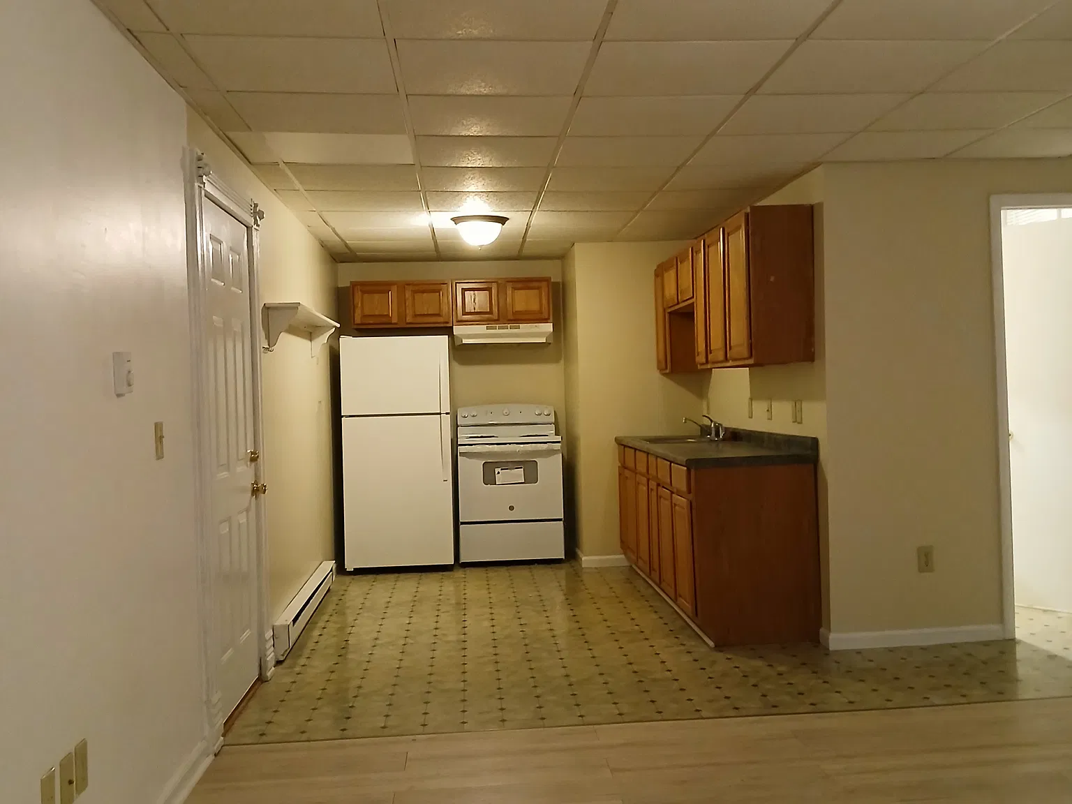 1 bed, 900 sqft, $875 — Photo 2