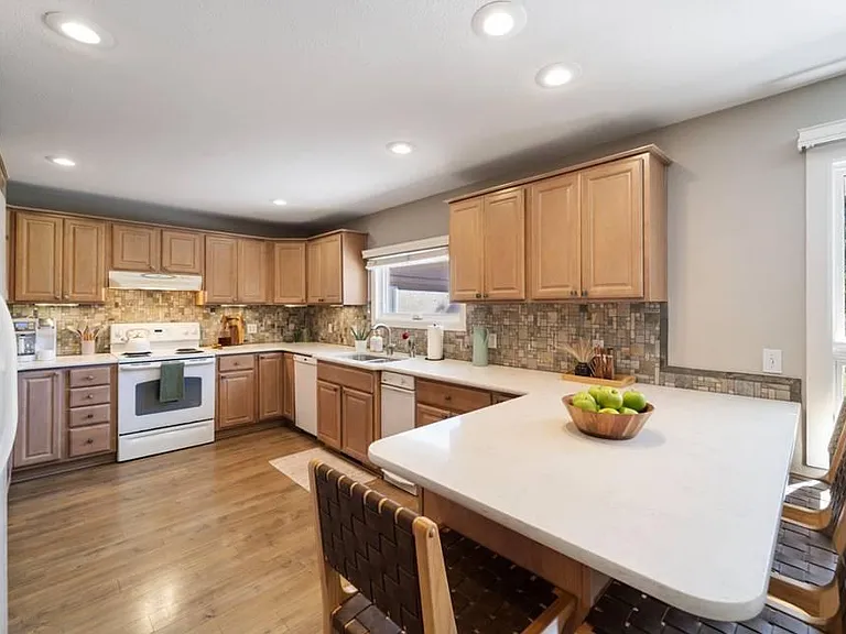 1025 Jupiter Dr — Photo 13