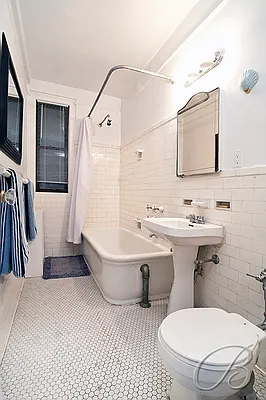 Sold by Bellmarc Realty | media 6