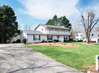 1922 W Brookhaven Cir, Dalton, GA 30720