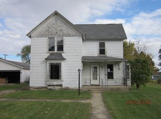 26 E 4th St, Chadwick, IL 61014