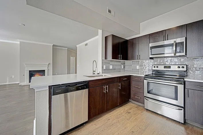 The Metro Apartments — Photo 30