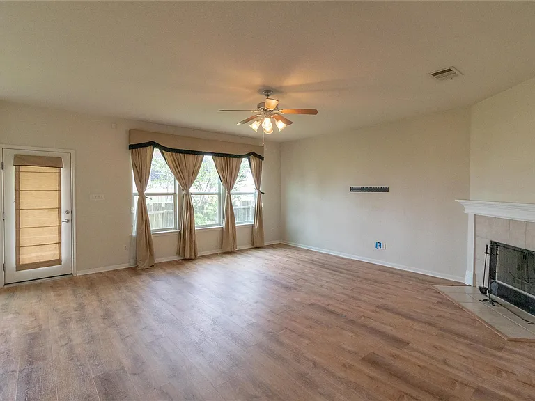 1103 Apollo Ln — Photo 8