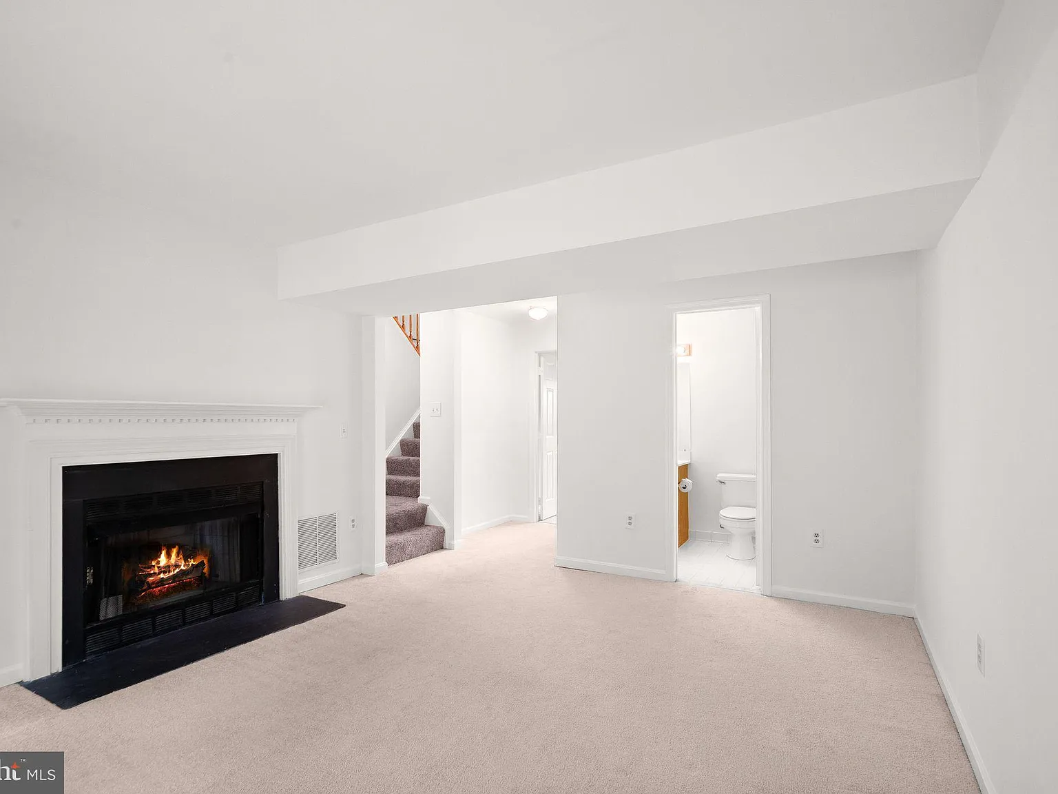 1 bed, 1.0 bath, 1980 sqft, $1,500 — Photo 1