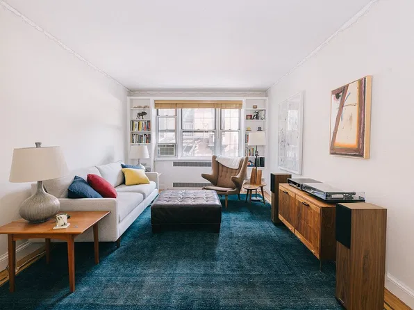 25 Minetta Ln APT 4D, New York, NY 10012