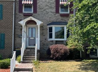 868 Woodlawn Dr, Chambersburg, PA