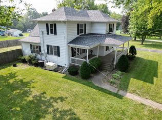 206 S Main St, Iroquois, IL 60945