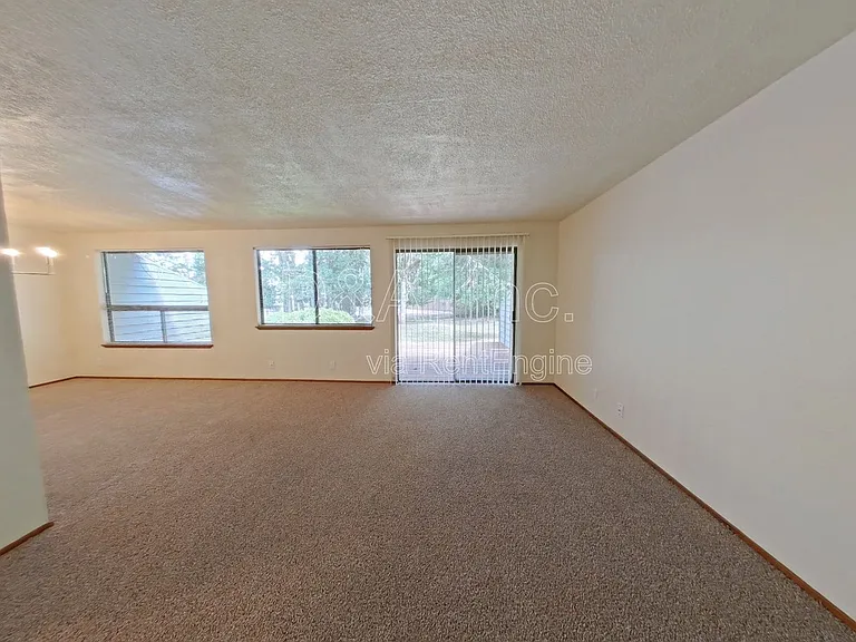 3928 NW Walnut Pl — Photo 2