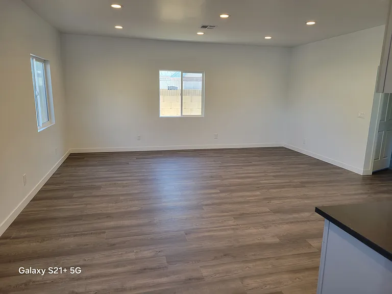 2518 E Avenue J2 — Photo 11