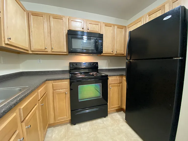 Redstone Apartments — Photo 20