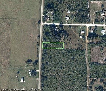 2nd image of 808 Cowhouse Rd