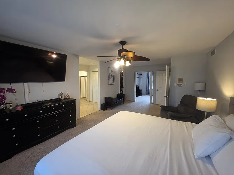138 Persimmon St — Photo 31