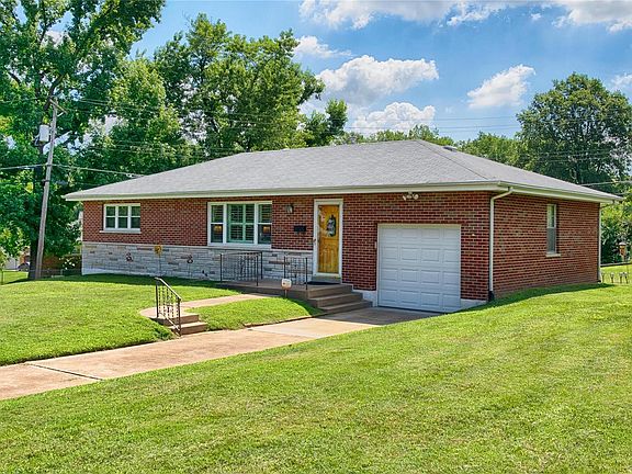 2nd image of 1123 Rainbow Dr