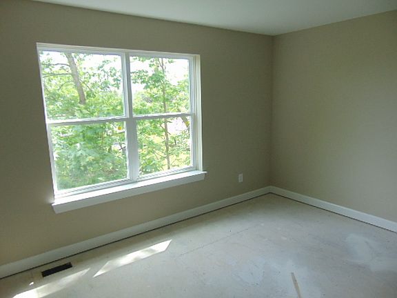 5th image of 413 Stone Wood Ct