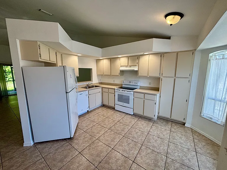 902 Cape Coral Pkwy W #906 — Photo 15