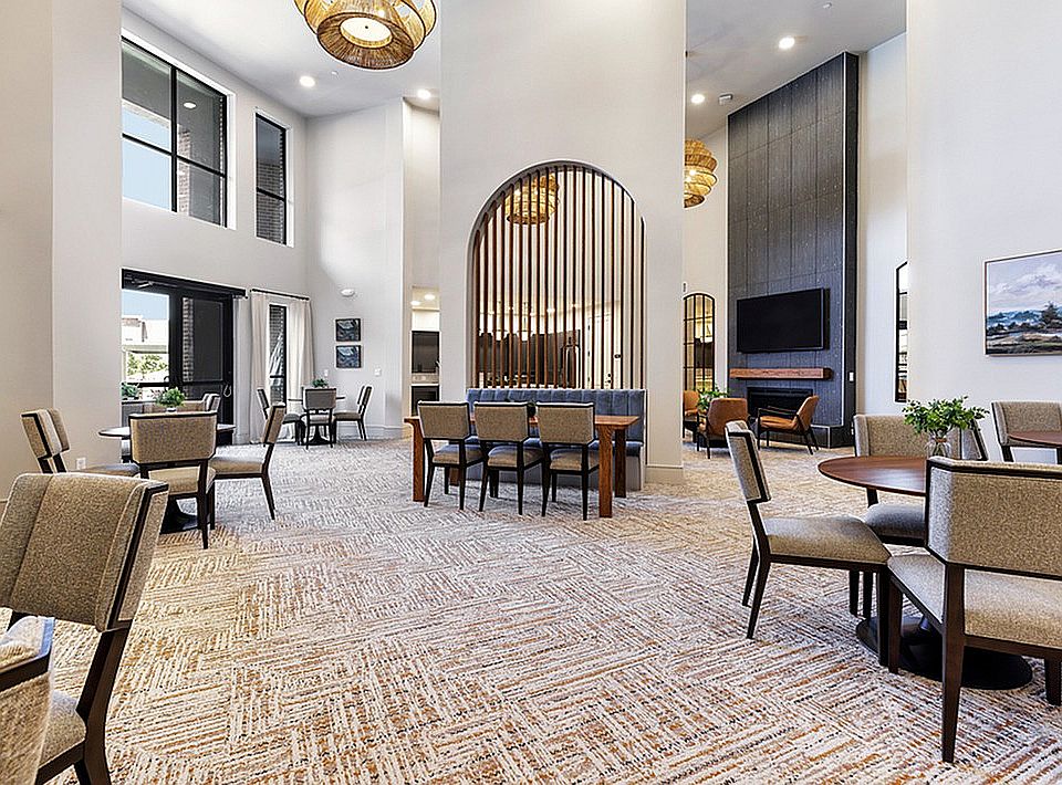 The Luxe at Lewisville - Club Room